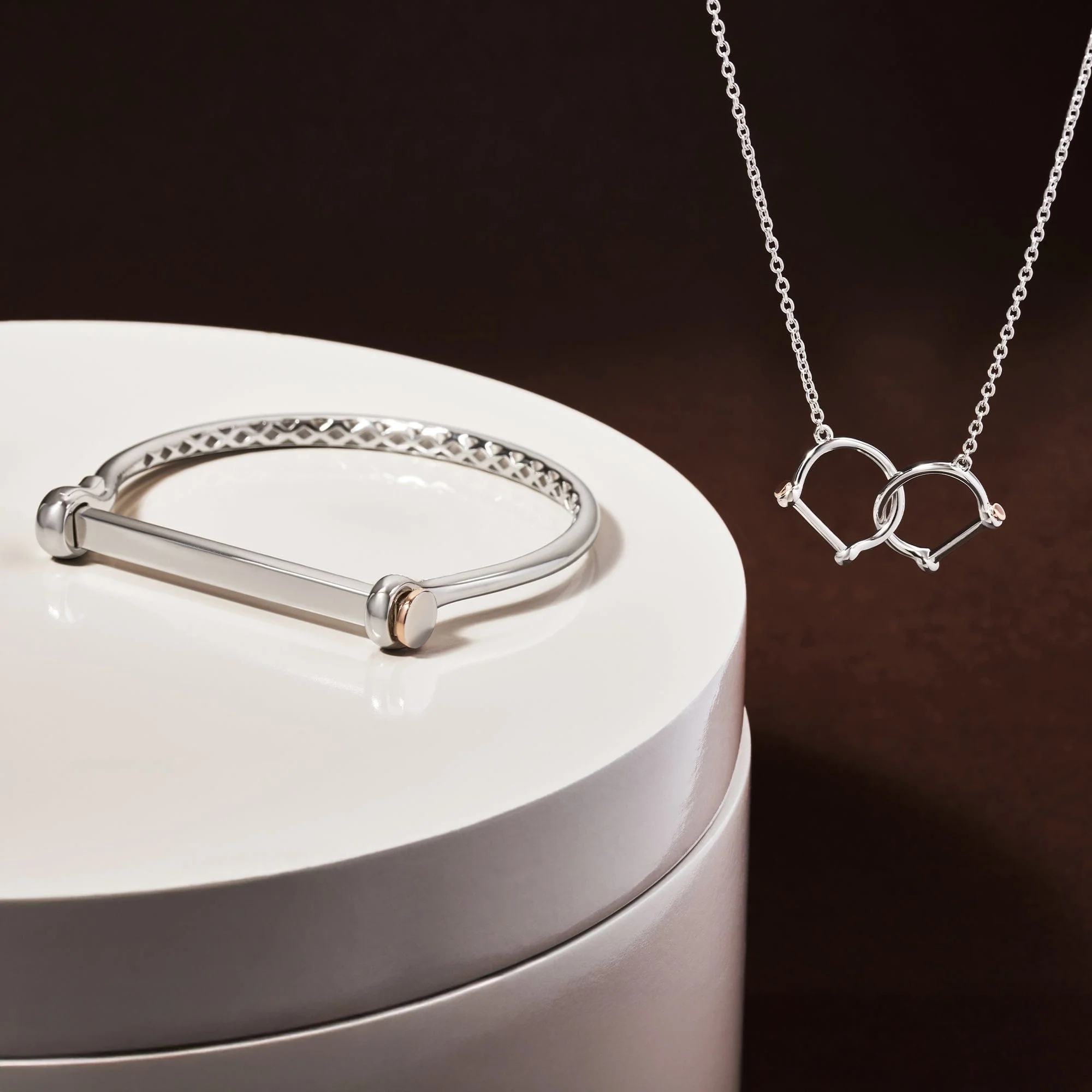 Royal Clogau® Sterling Silver Stirrup Bangle - Image 2